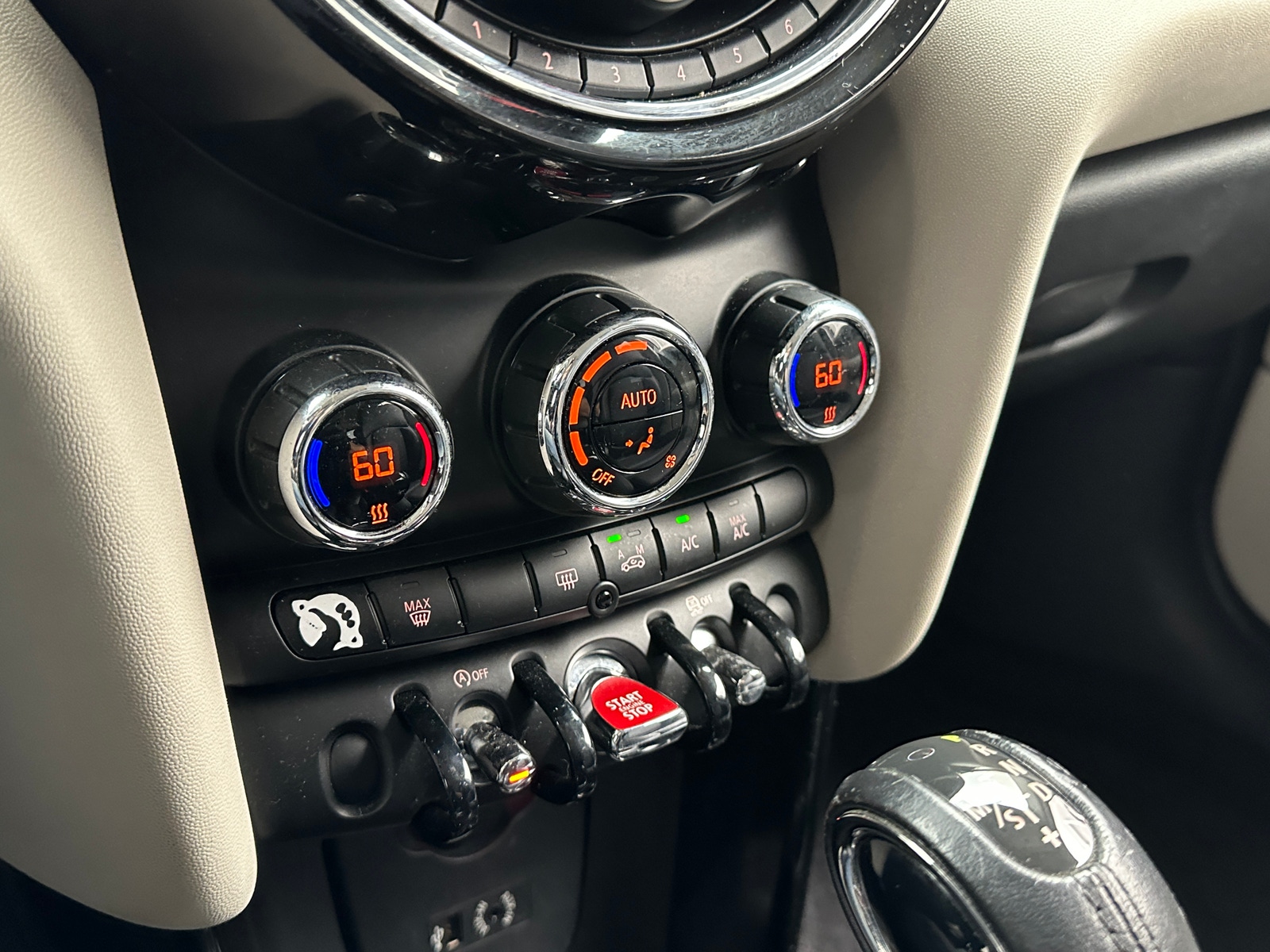 Thumbnail: 2017 MINI Cooper Hardtop - 3