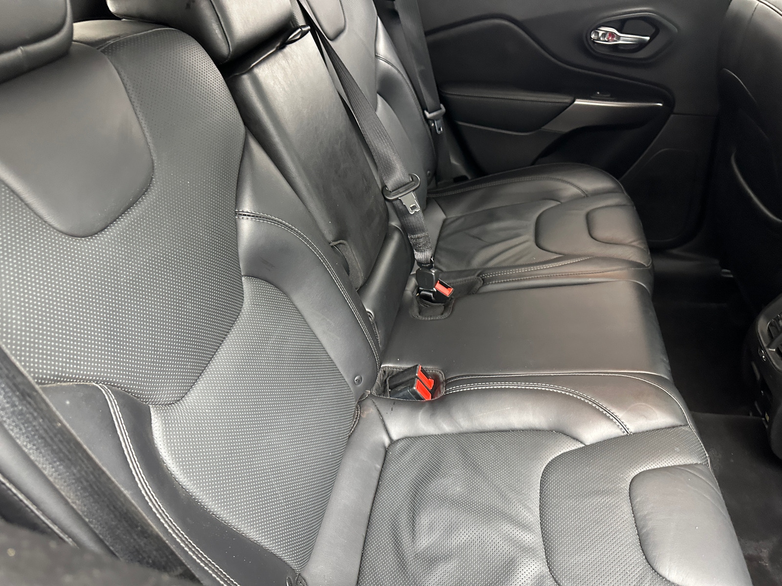 Thumbnail: 2019 Jeep Cherokee - 5
