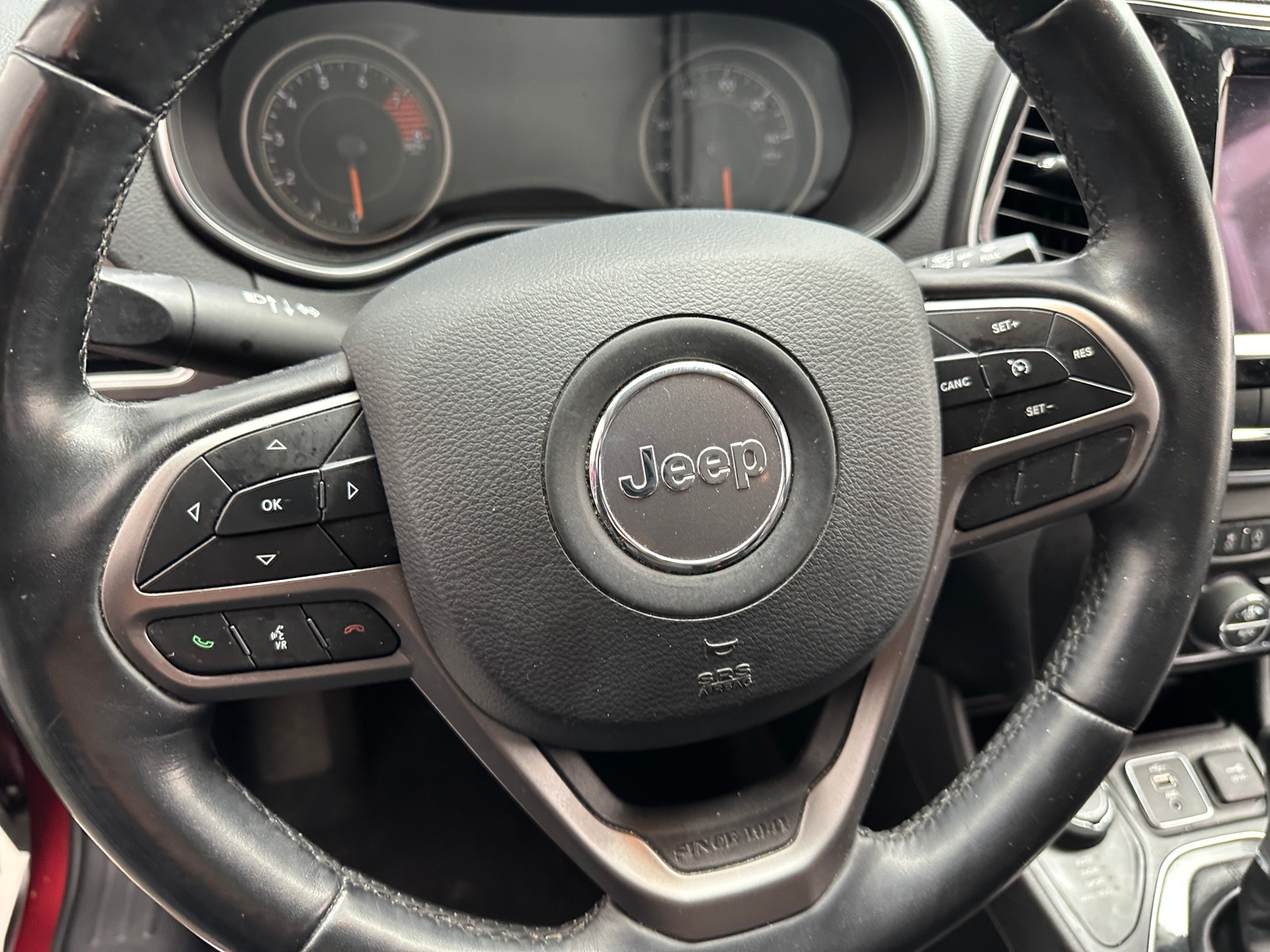 Thumbnail: 2019 Jeep Cherokee - 4