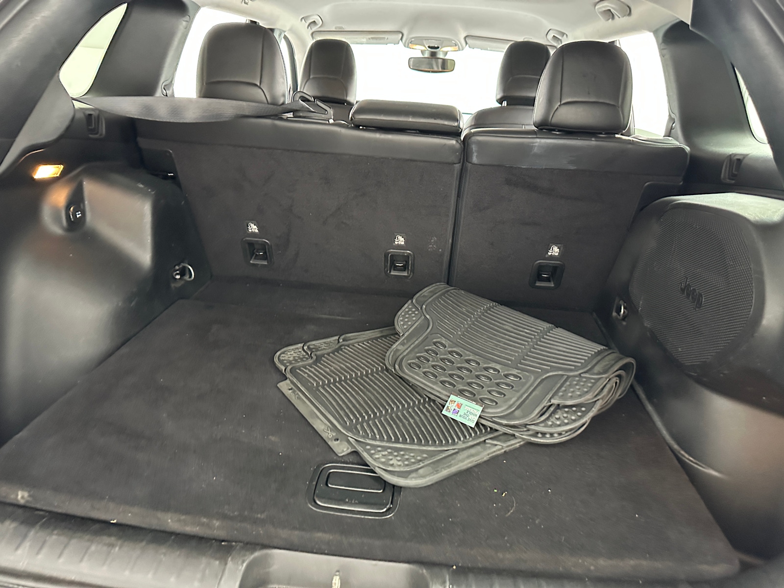 Thumbnail: 2019 Jeep Cherokee - 6
