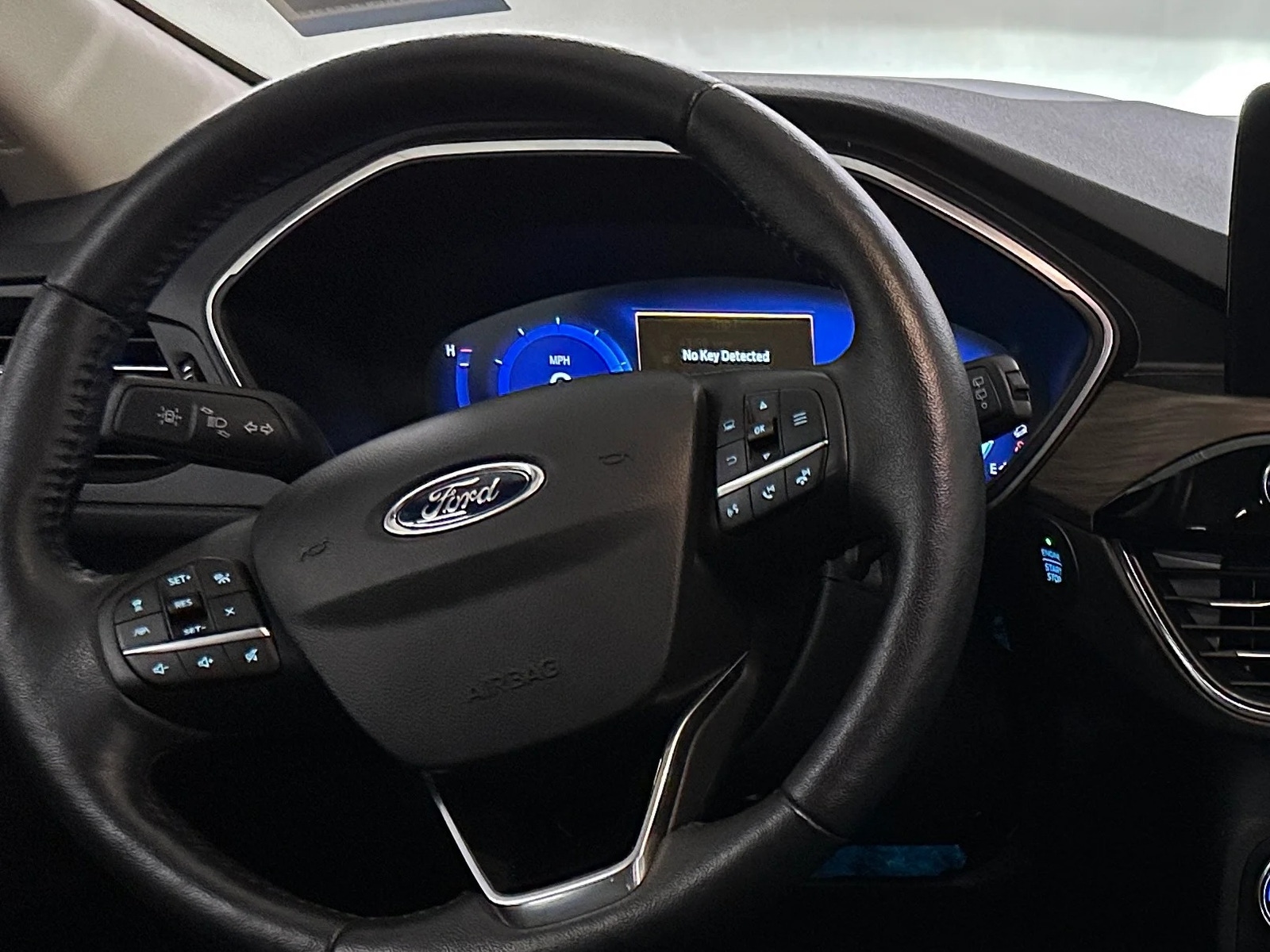Thumbnail: 2020 Ford Escape - 4