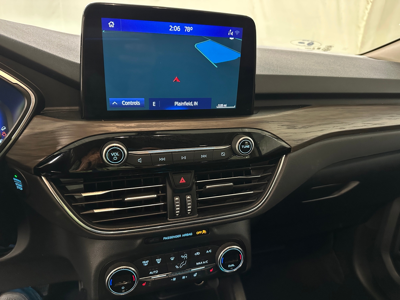 Thumbnail: 2020 Ford Escape - 3