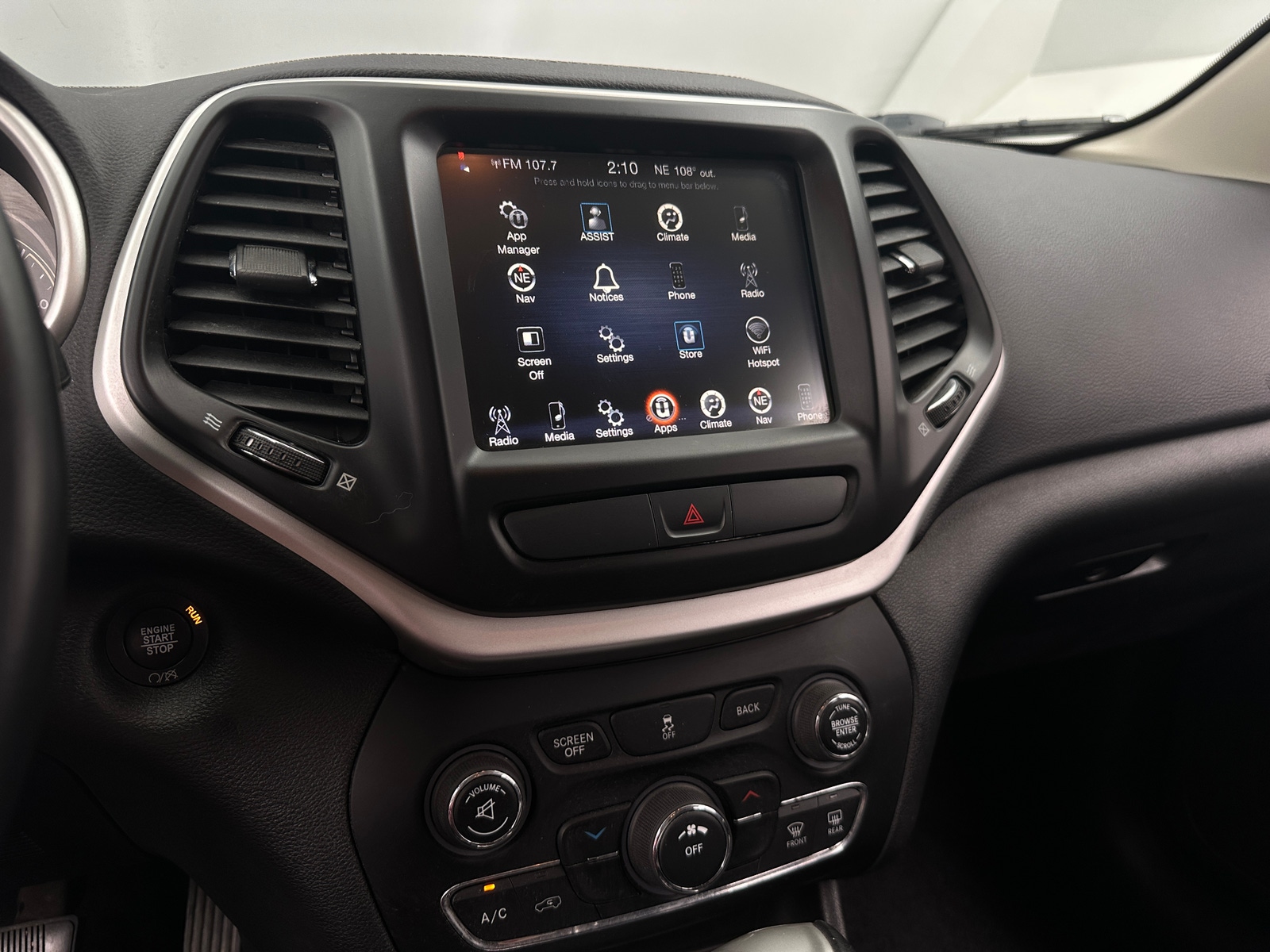 Thumbnail: 2018 Jeep Cherokee - 4