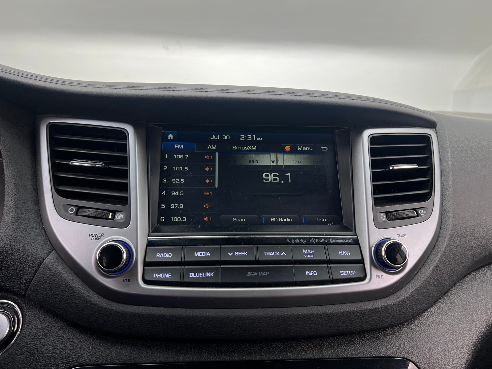 Thumbnail: 2017 Hyundai Tucson - 3