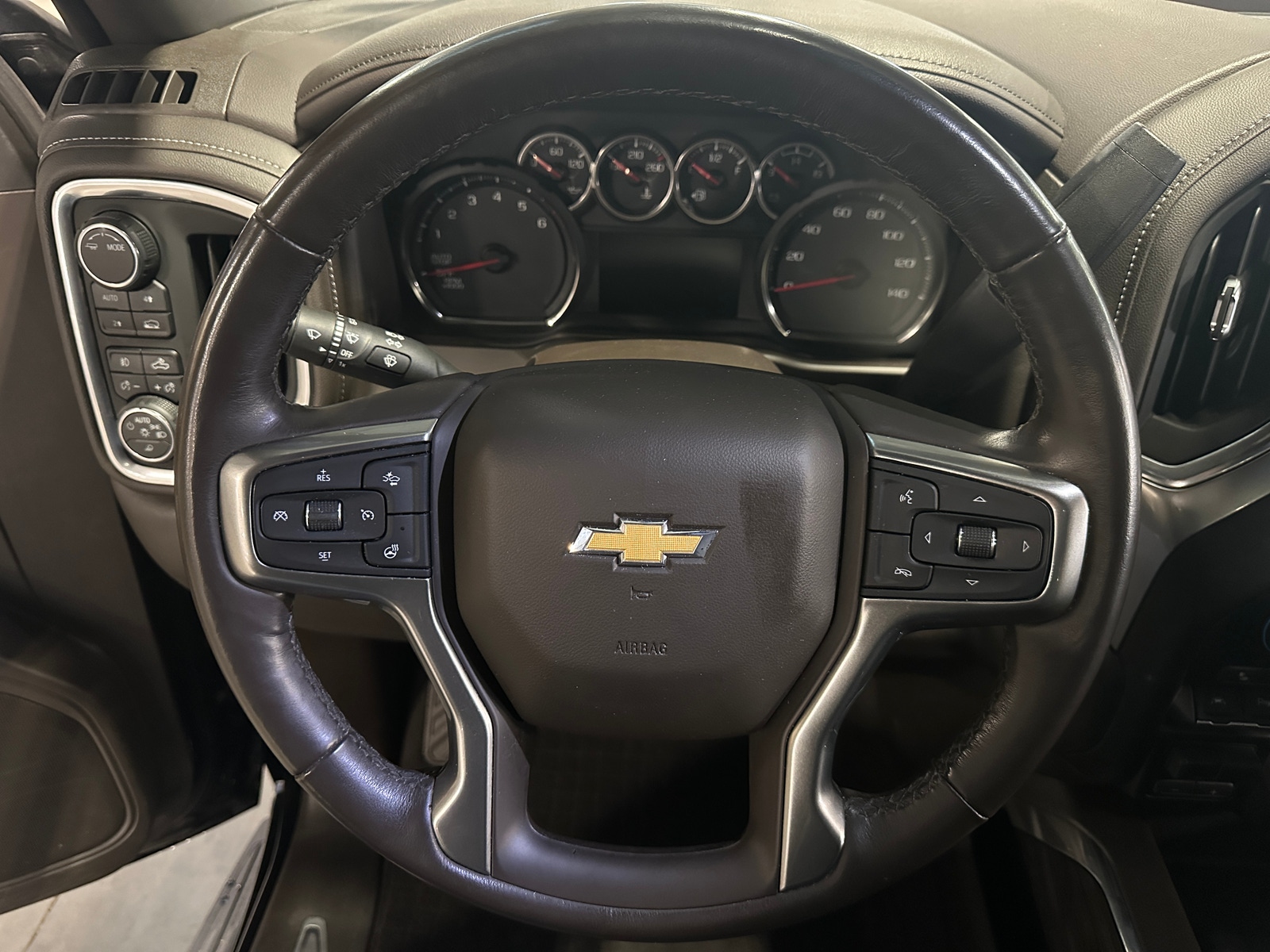 Thumbnail: 2020 Chevrolet Silverado 1500 - 4
