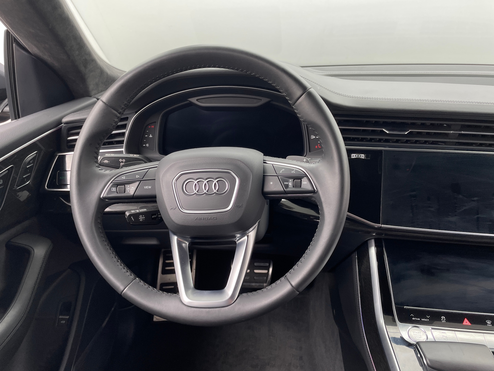 Thumbnail: 2019 Audi Q8 - 4