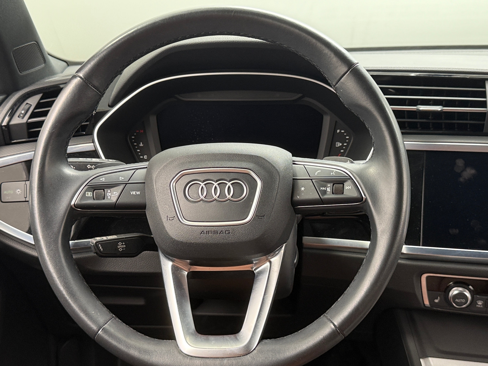 Thumbnail: 2022 Audi Q3 - 4