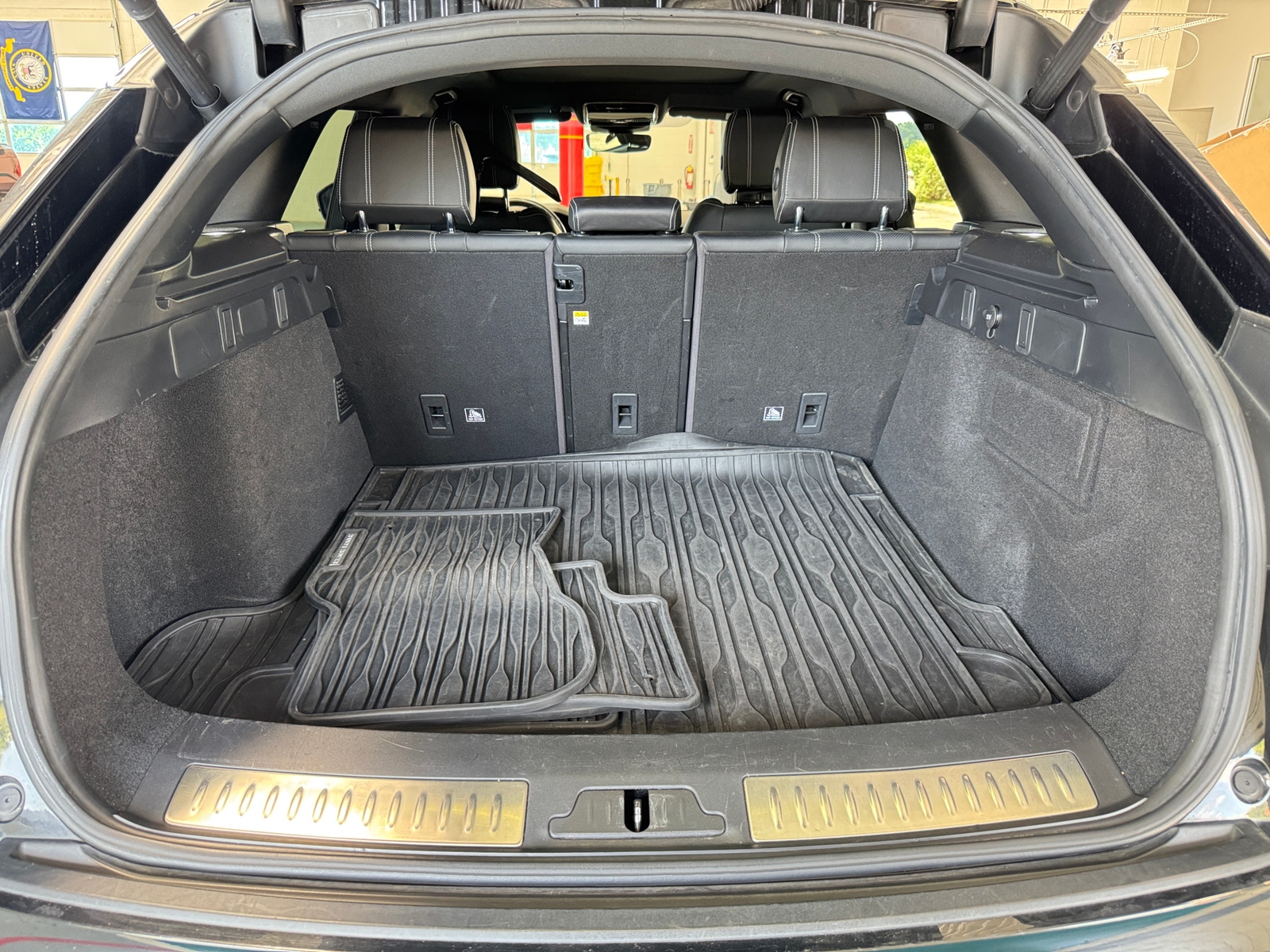 Thumbnail: 2019 Land Rover Range Rover Velar - 6