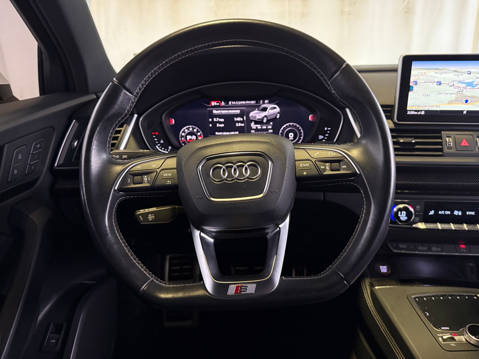 Thumbnail: 2019 Audi SQ5 - 5