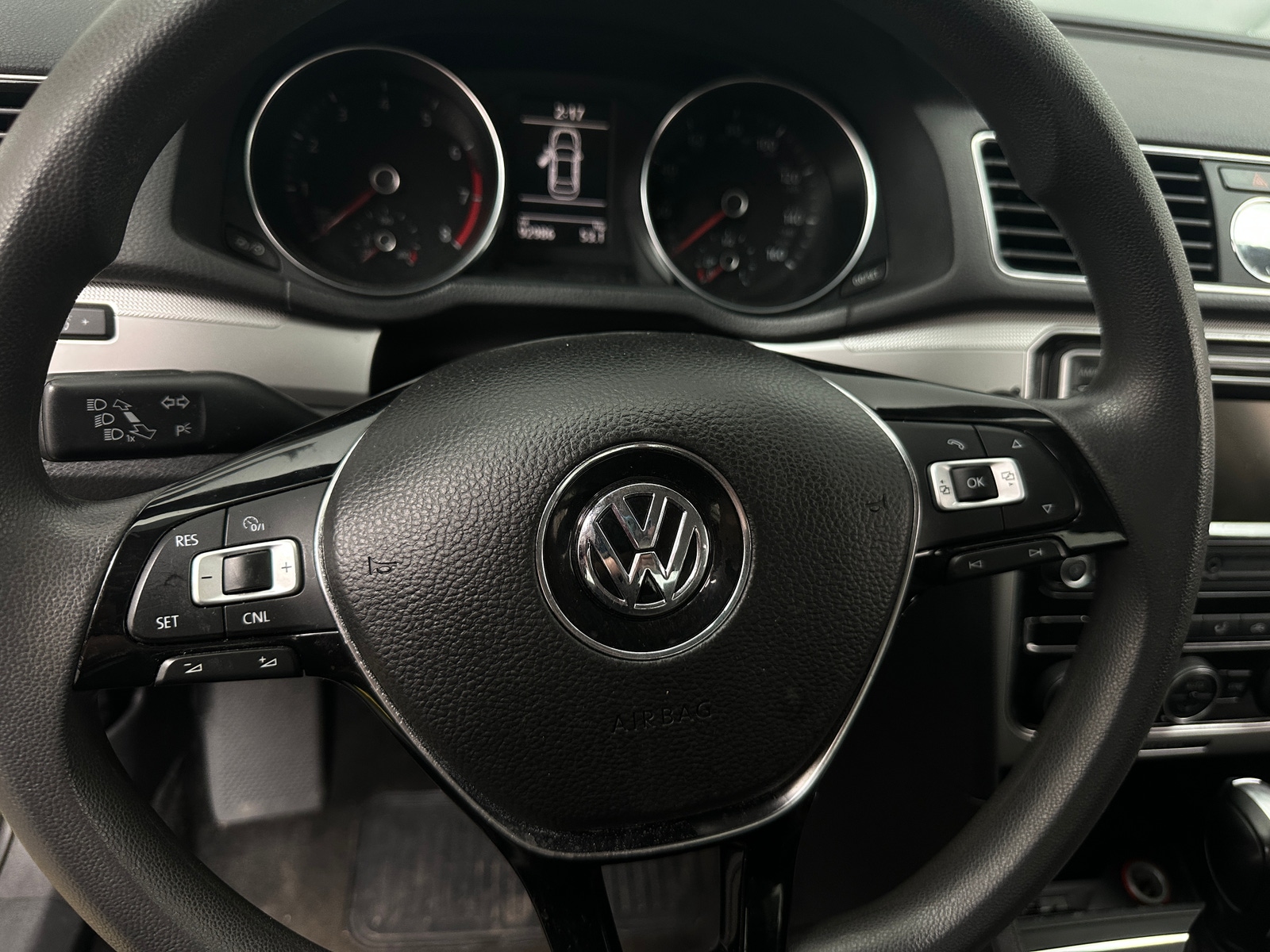 Thumbnail: 2016 Volkswagen Passat - 5