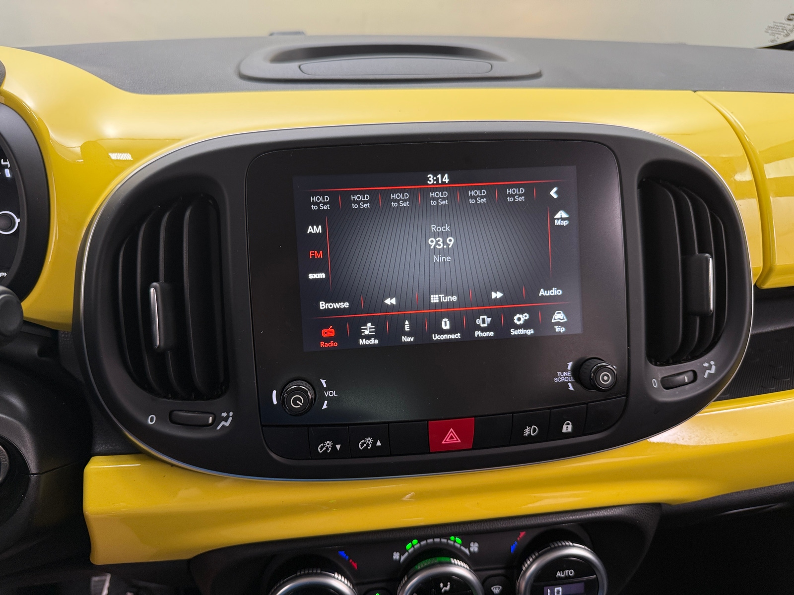 Thumbnail: 2019 Fiat 500L - 3