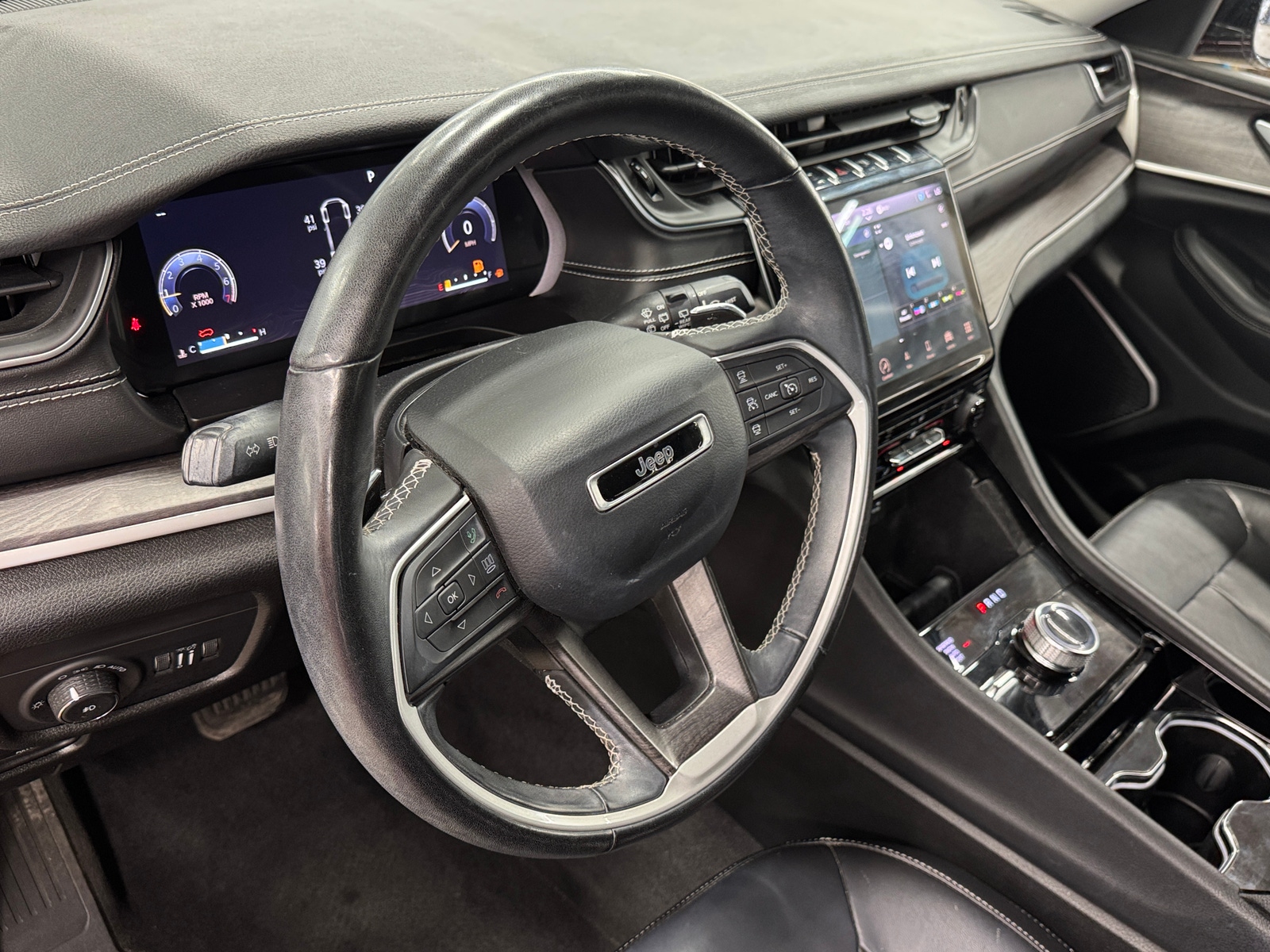 Thumbnail: 2021 Jeep Grand Cherokee L - 2