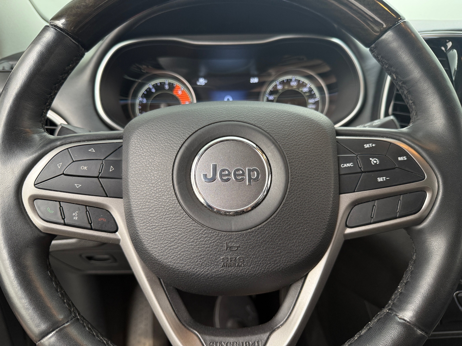 Thumbnail: 2019 Jeep Cherokee - 4