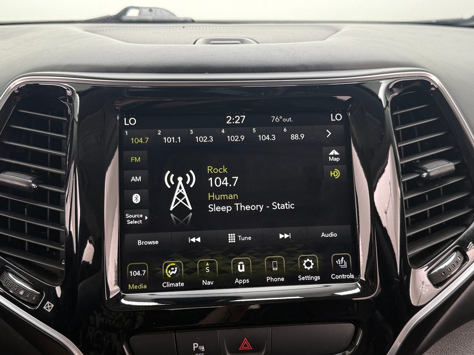 Thumbnail: 2019 Jeep Cherokee - 3