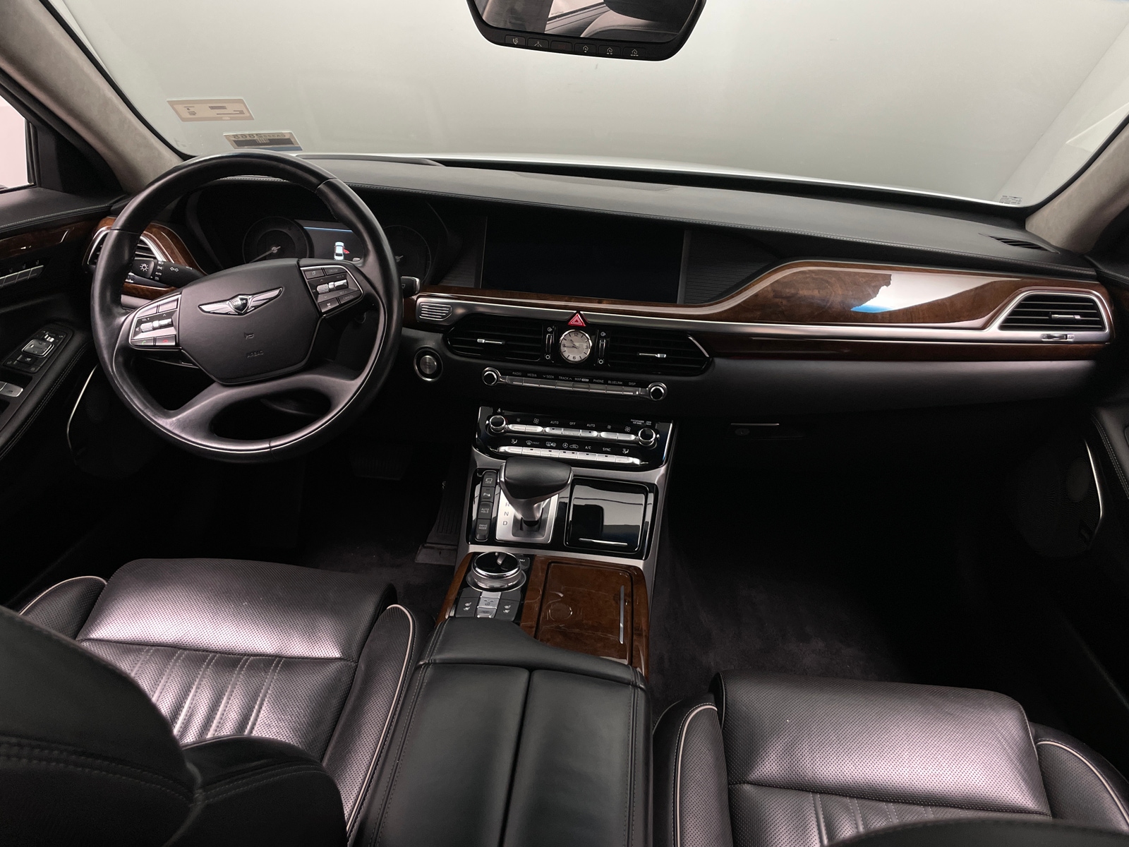 Thumbnail: 2017 Genesis G90 - 2