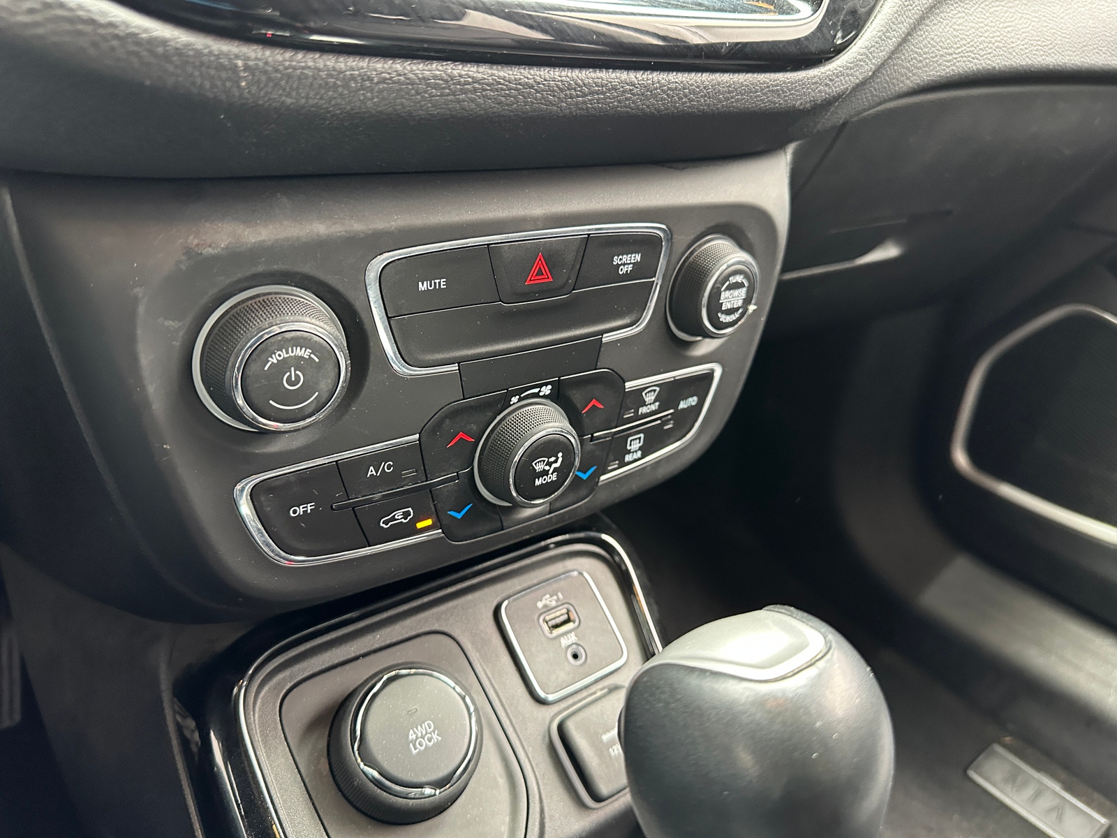 Thumbnail: 2019 Jeep Compass - 3