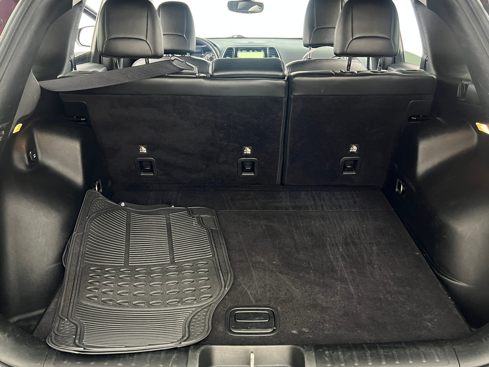 Thumbnail: 2019 Jeep Cherokee - 6