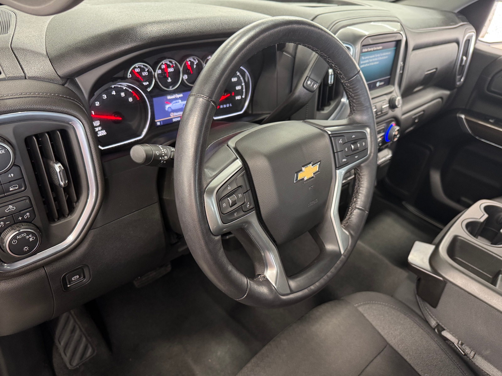 Thumbnail: 2022 Chevrolet Silverado 1500 - 3