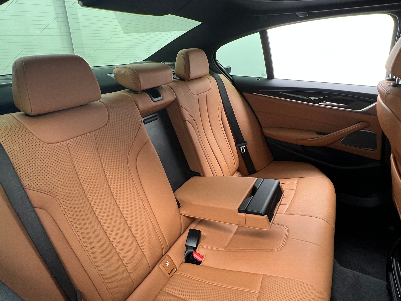 Thumbnail: 2021 BMW 5 Series - 5