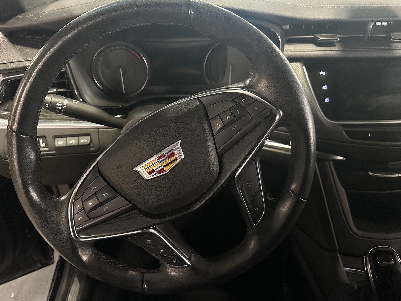 Thumbnail: 2022 Cadillac XT5 - 4