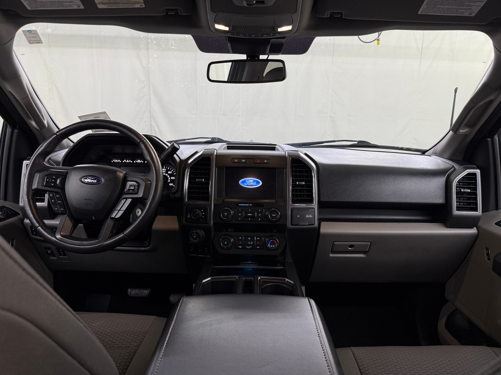 Thumbnail: 2020 Ford Econoline - 3