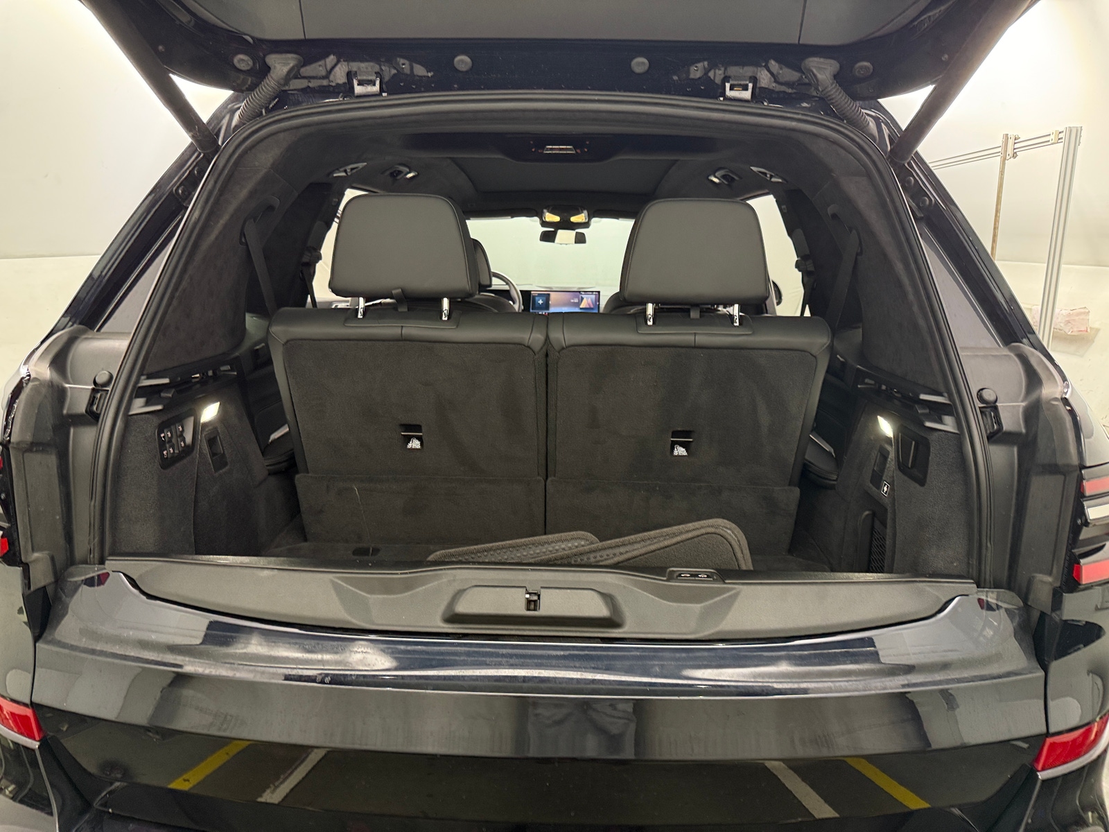 Thumbnail: 2024 BMW X7 - 6