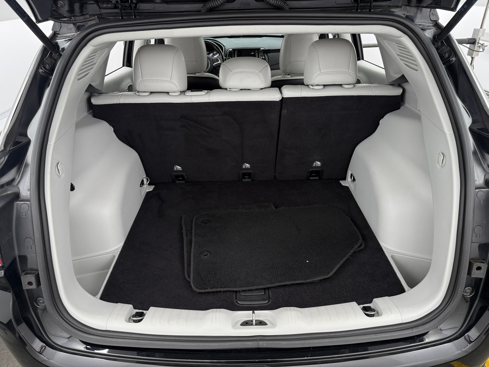 Thumbnail: 2019 Jeep Compass - 7