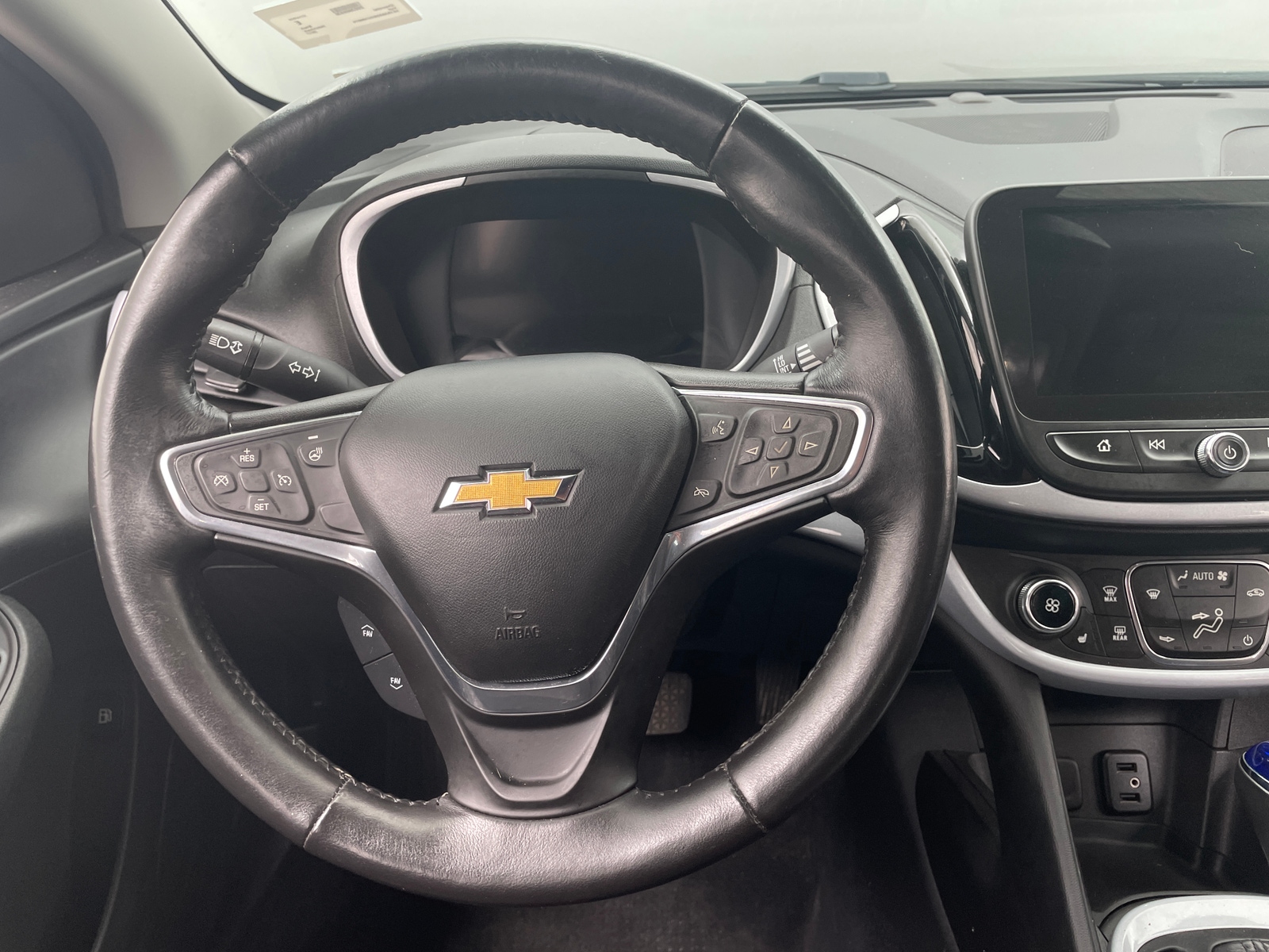 Thumbnail: 2017 Chevrolet Volt - 5