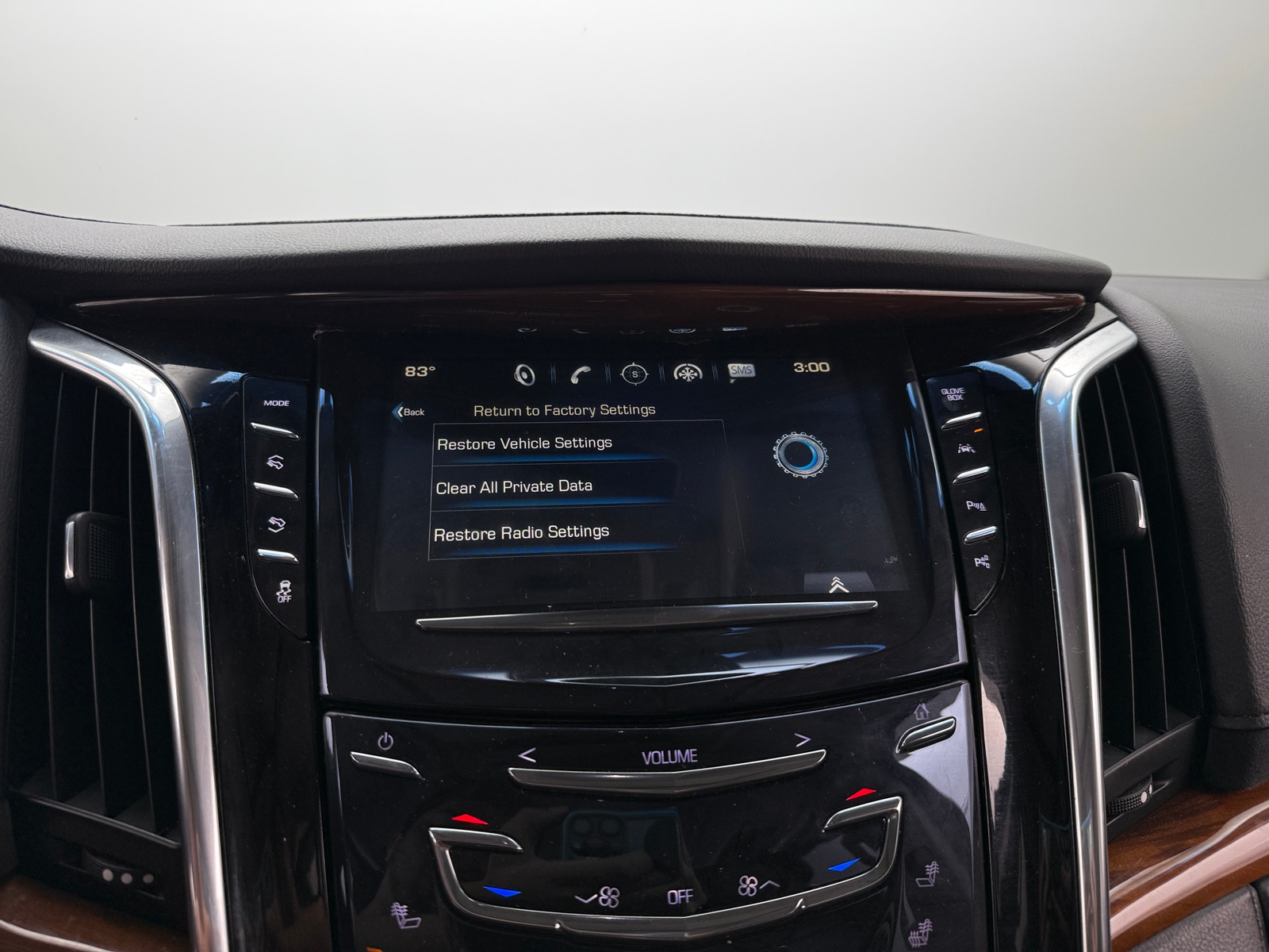 Thumbnail: 2018 Cadillac Escalade - 3