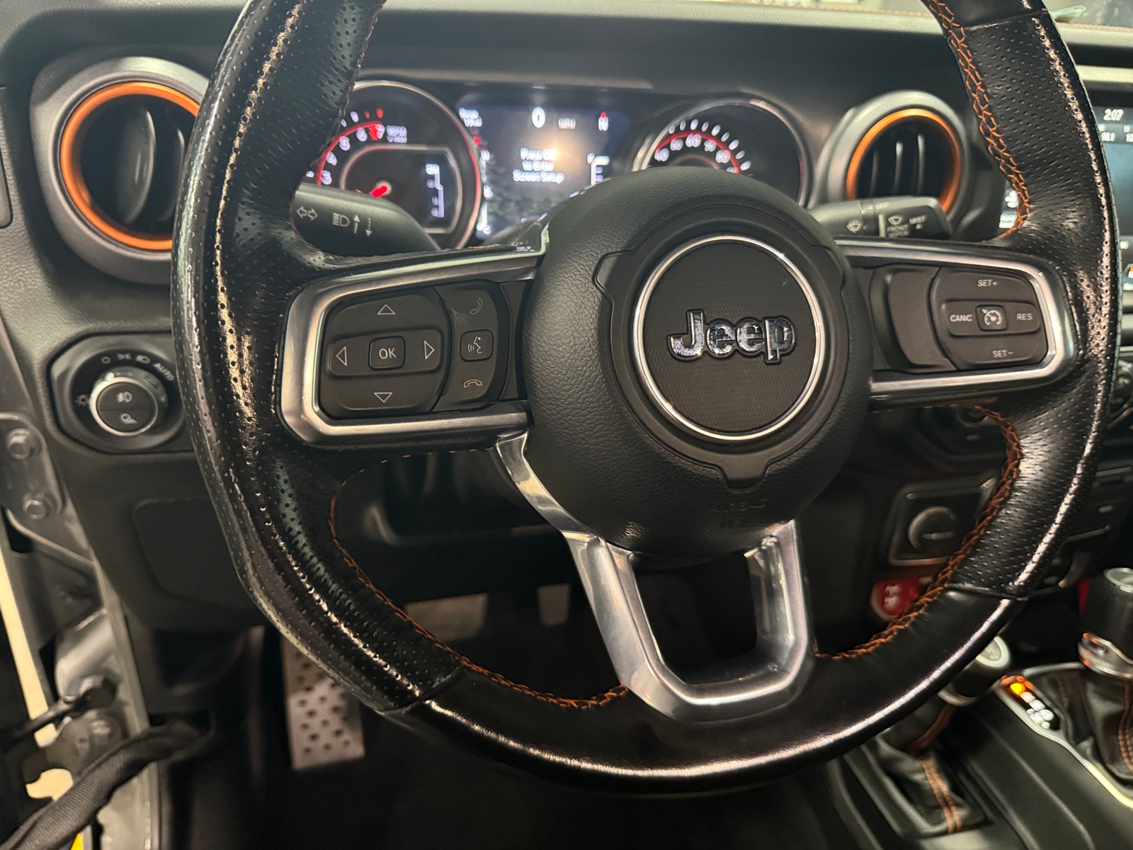 Thumbnail: 2022 Jeep Gladiator - 4