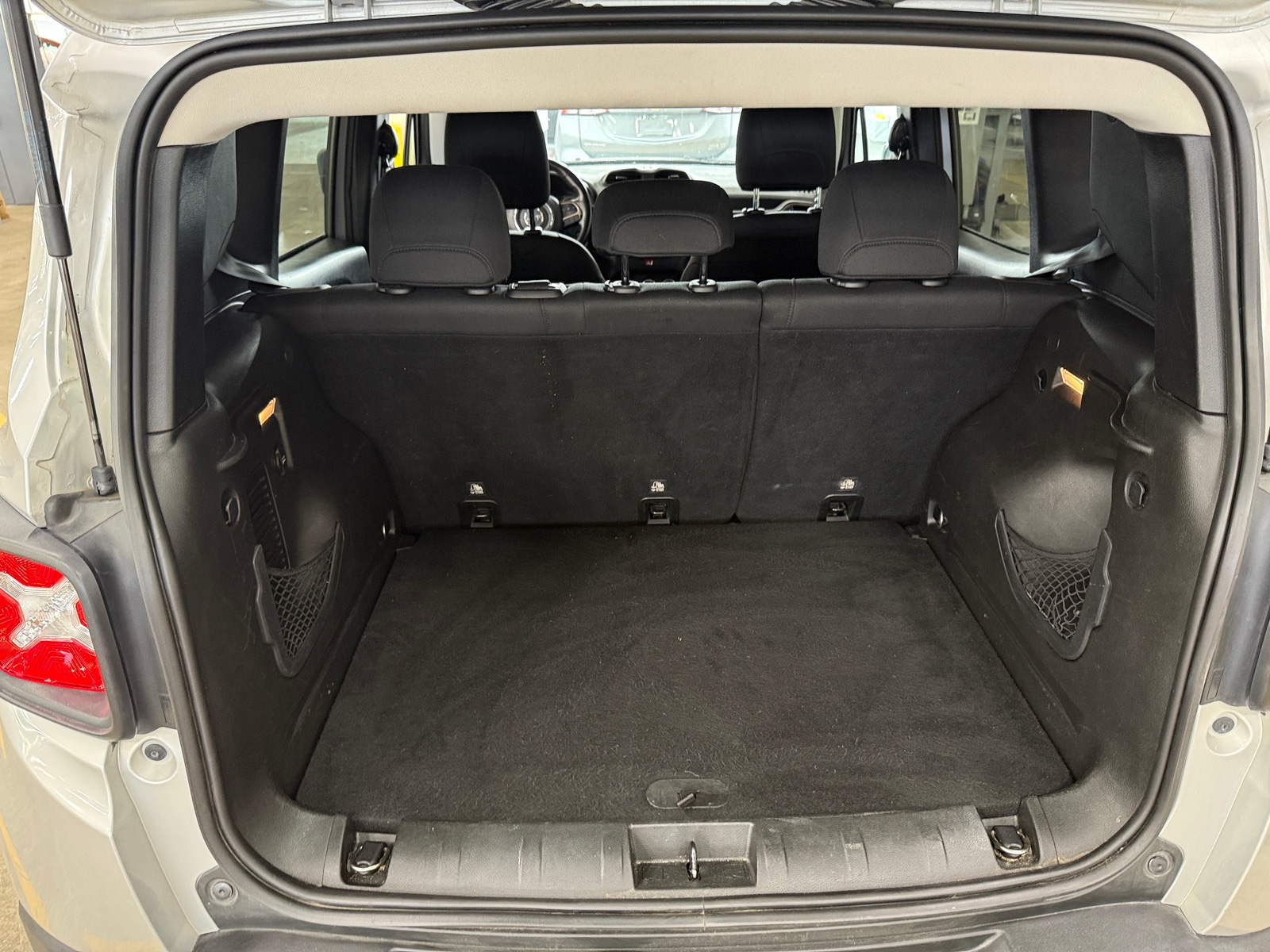 Thumbnail: 2017 Jeep Renegade - 7
