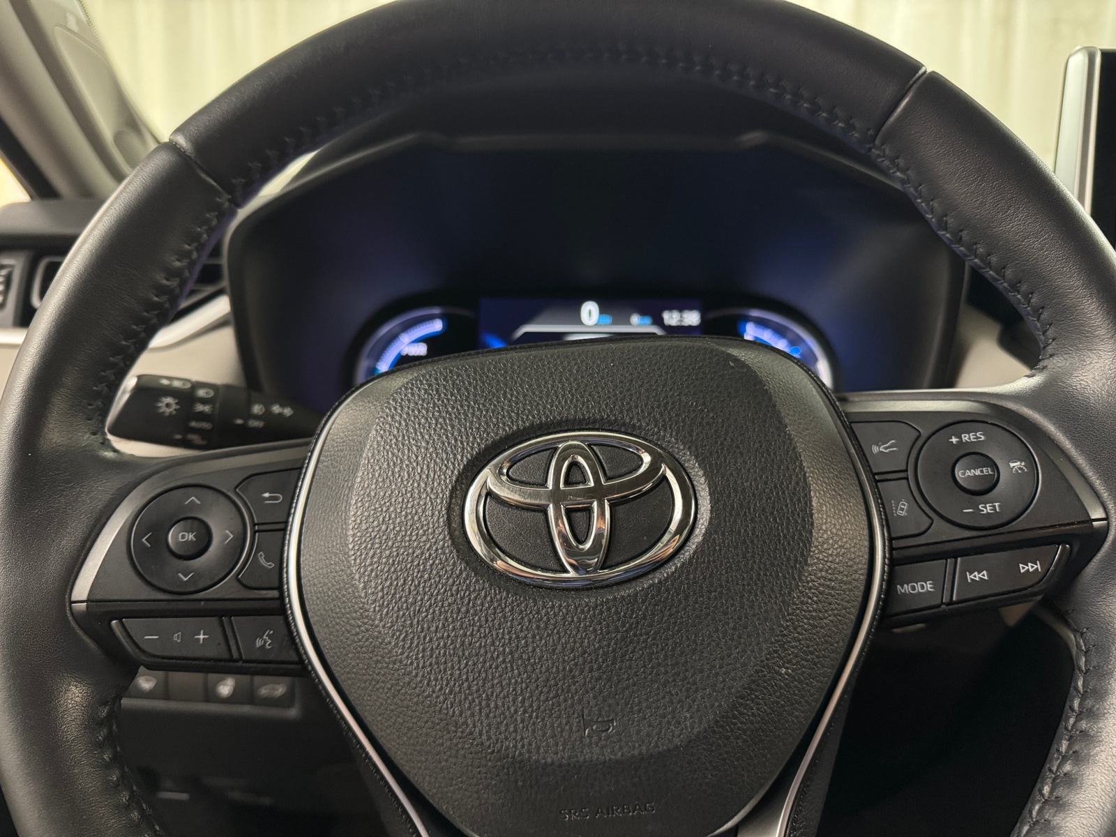 Thumbnail: 2020 Toyota RAV4 - 4