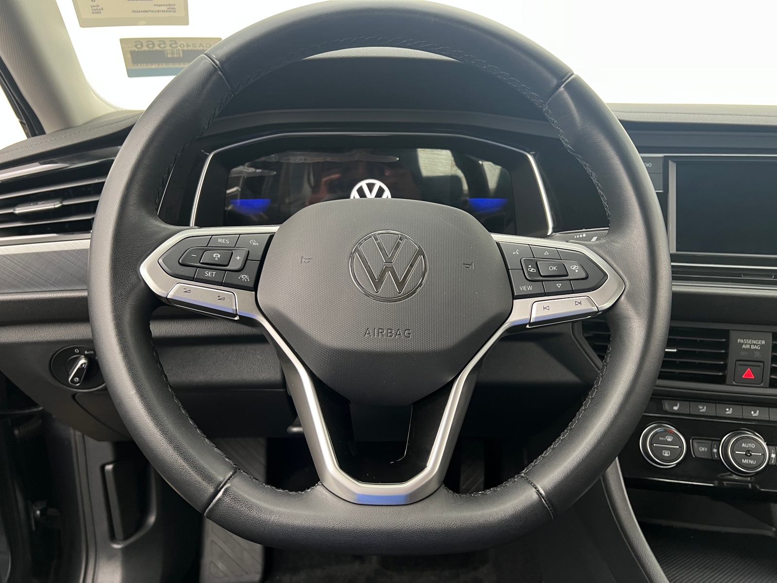 Thumbnail: 2023 Volkswagen Jetta - 4
