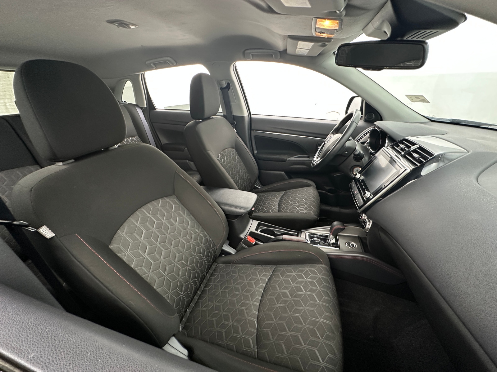 Thumbnail: 2024 Mitsubishi Outlander Sport - 2