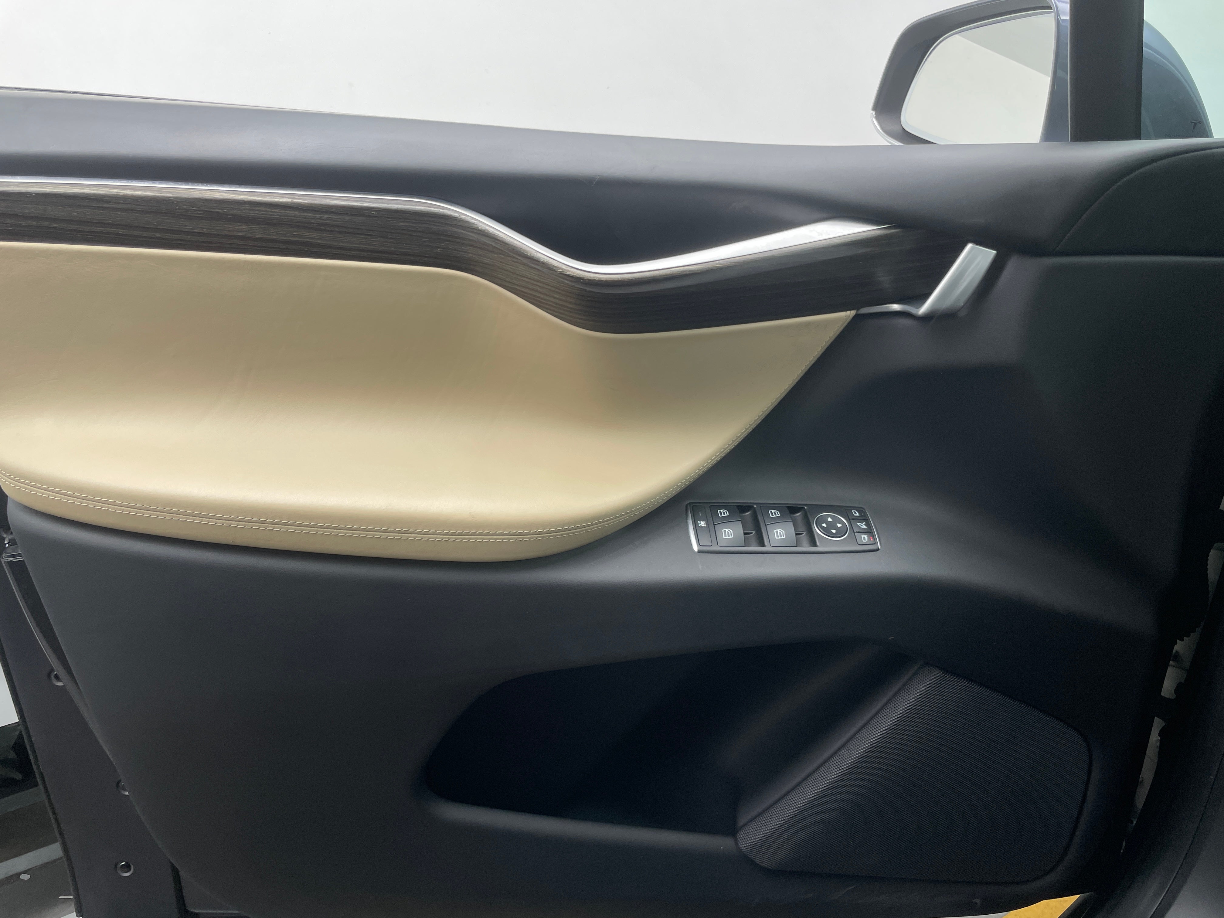 Used 2016 Tesla Model X P90D with VIN 5YJXCBE42GF000686 for sale in Oak Creek, WI