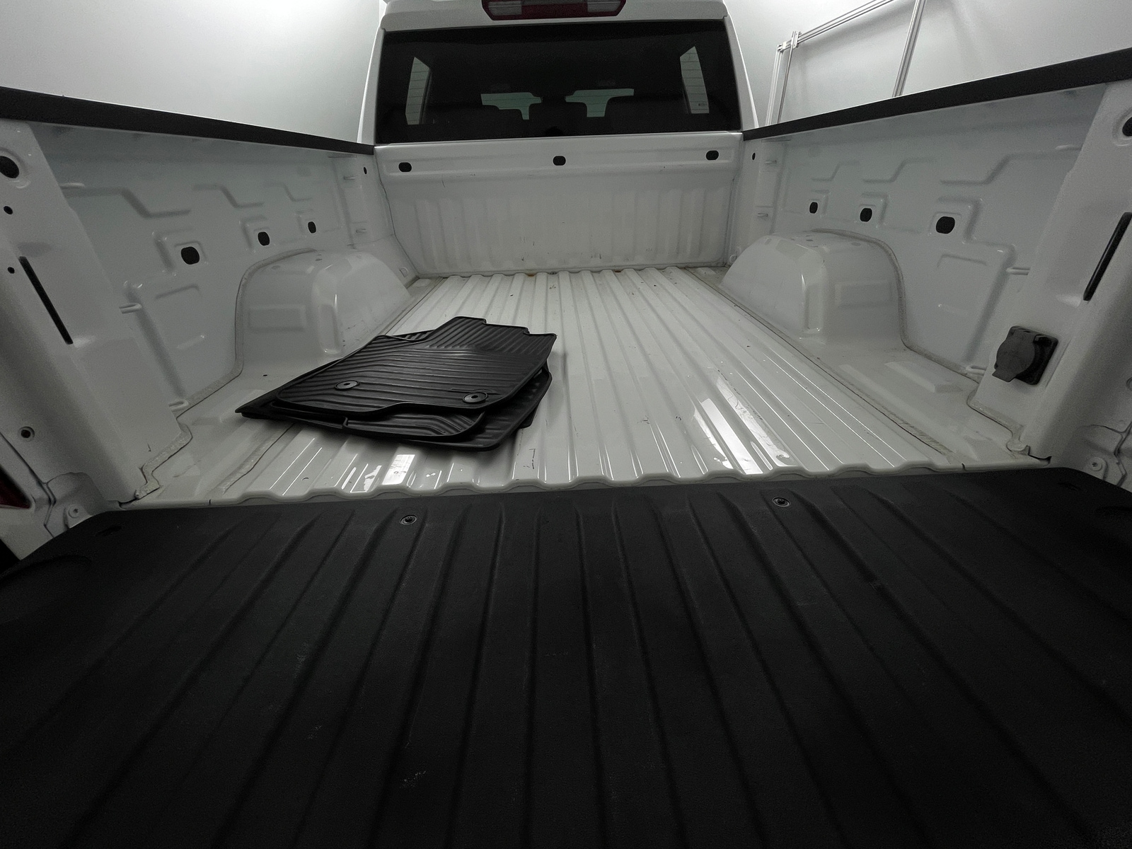 Thumbnail: 2023 Chevrolet Silverado 1500 - 7