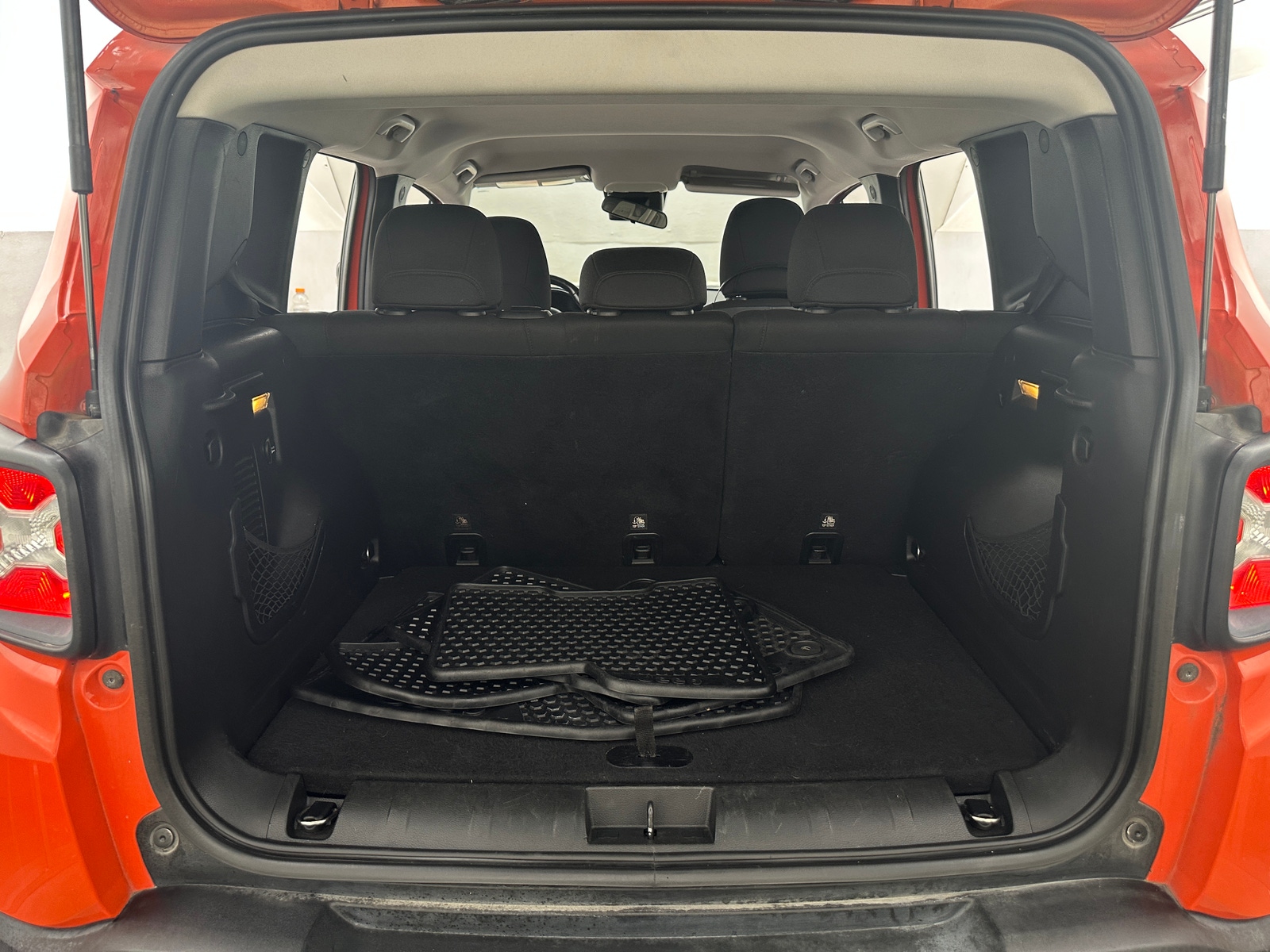 Thumbnail: 2016 Jeep Renegade - 7