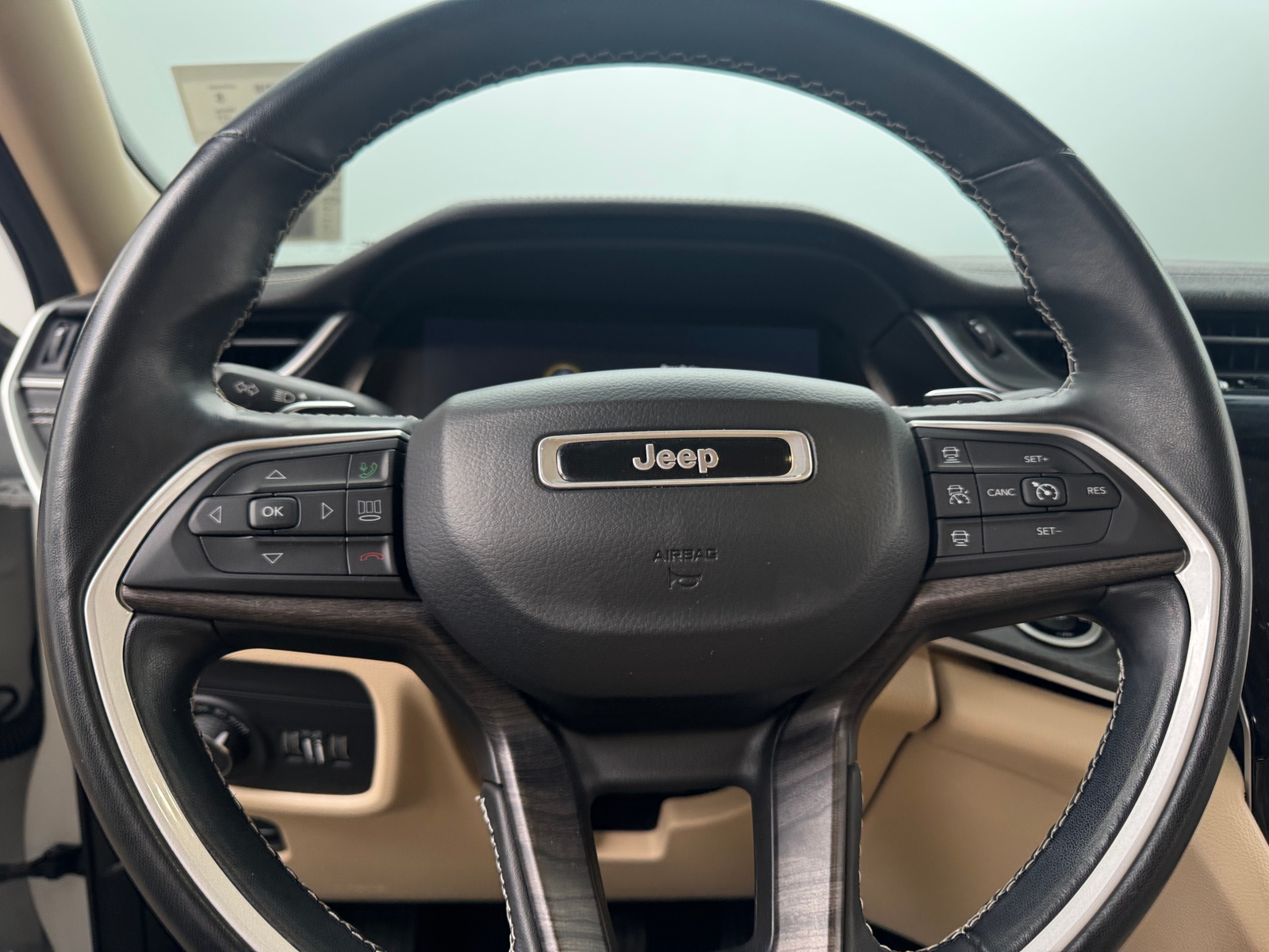Thumbnail: 2021 Jeep Grand Cherokee L - 4