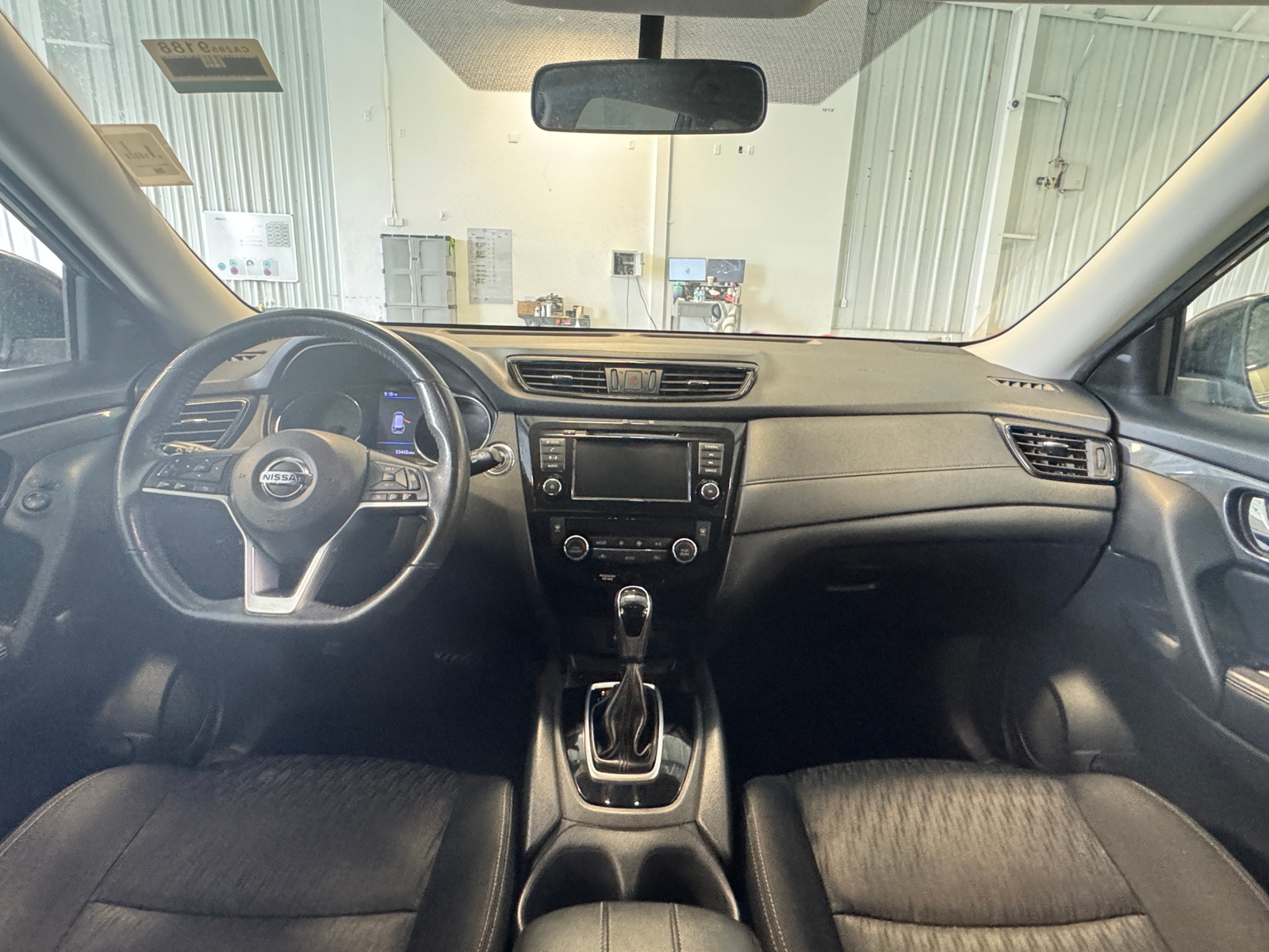 Thumbnail: 2018 Nissan Rogue - 3