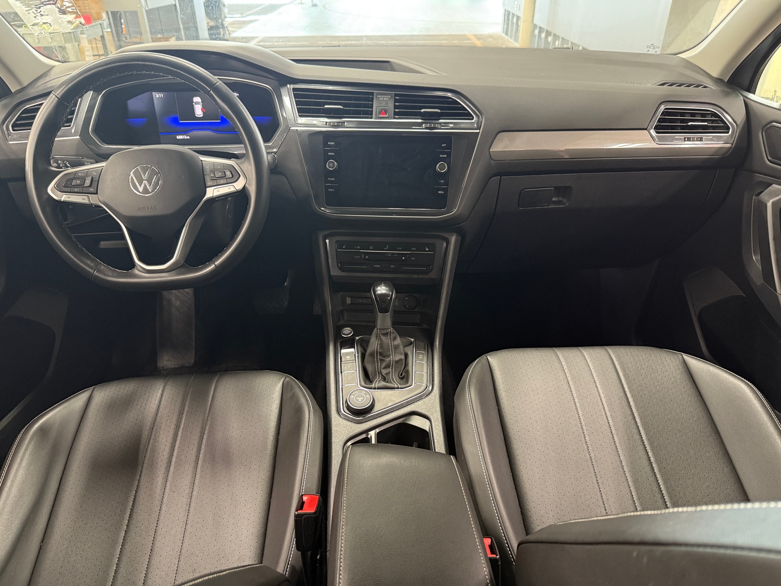 Thumbnail: 2022 Volkswagen Tiguan - 2
