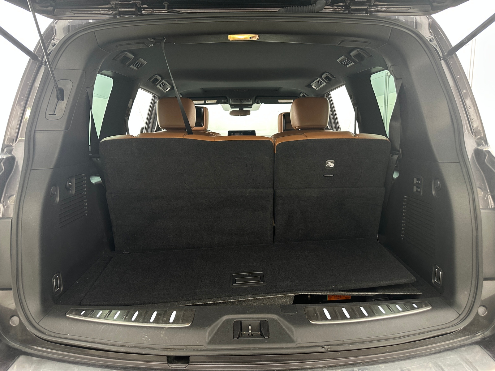 Thumbnail: 2023 INFINITI QX80 - 6