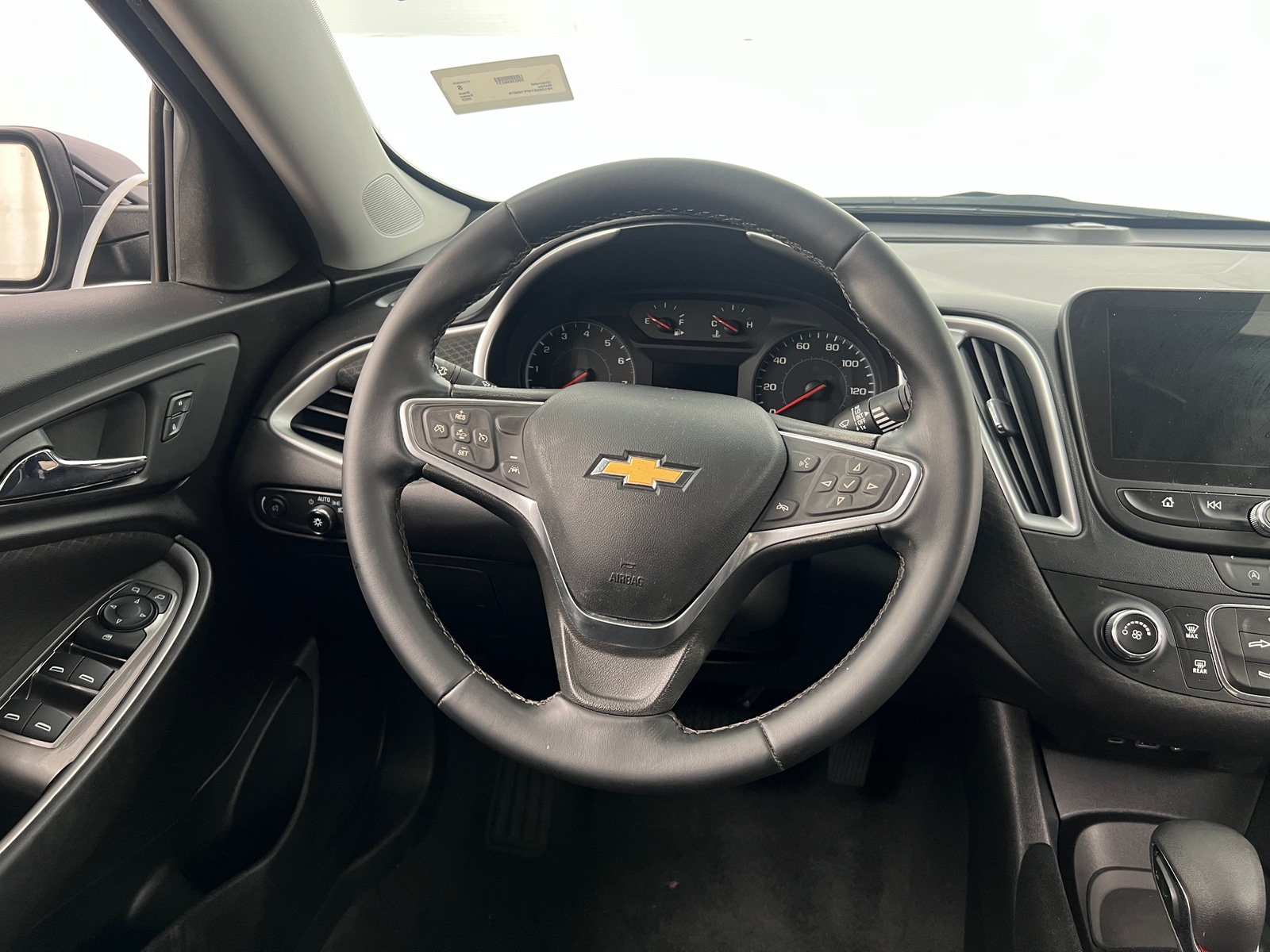 Thumbnail: 2023 Chevrolet Malibu - 5