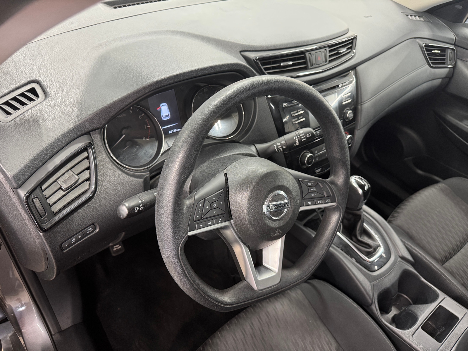 Thumbnail: 2017 Nissan Rogue - 3