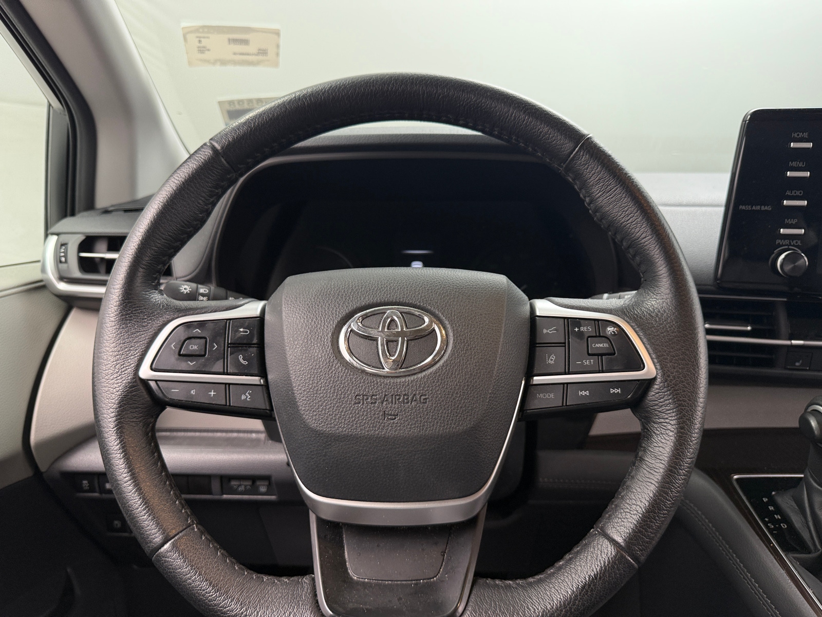 Thumbnail: 2021 Toyota Sienna - 4