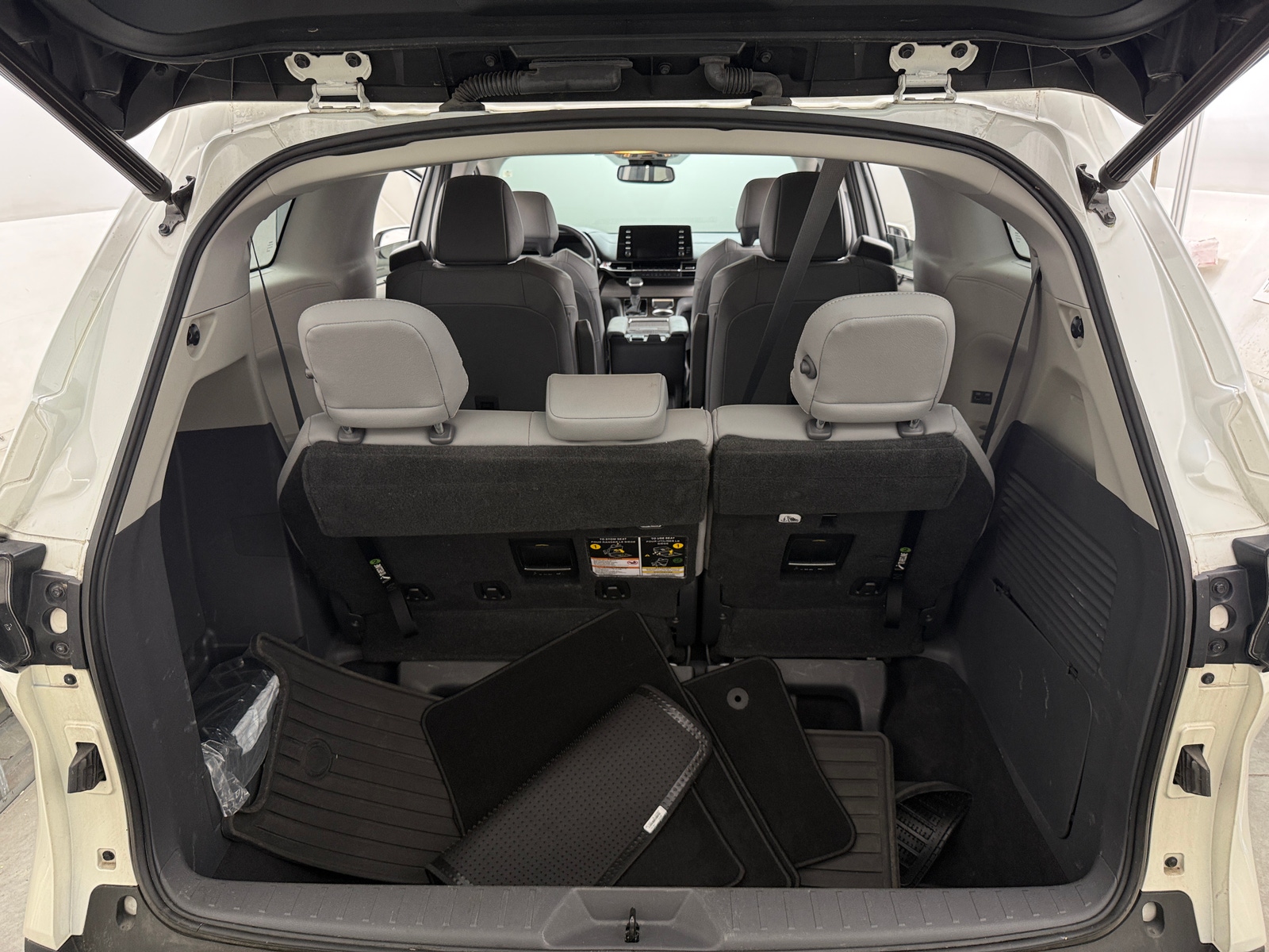 Thumbnail: 2021 Toyota Sienna - 6