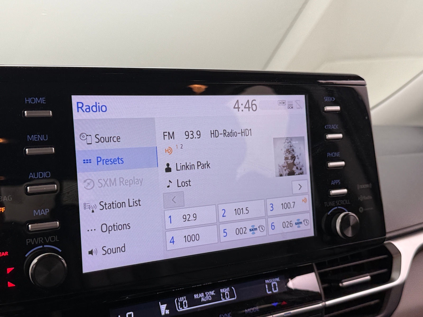Thumbnail: 2021 Toyota Sienna - 3