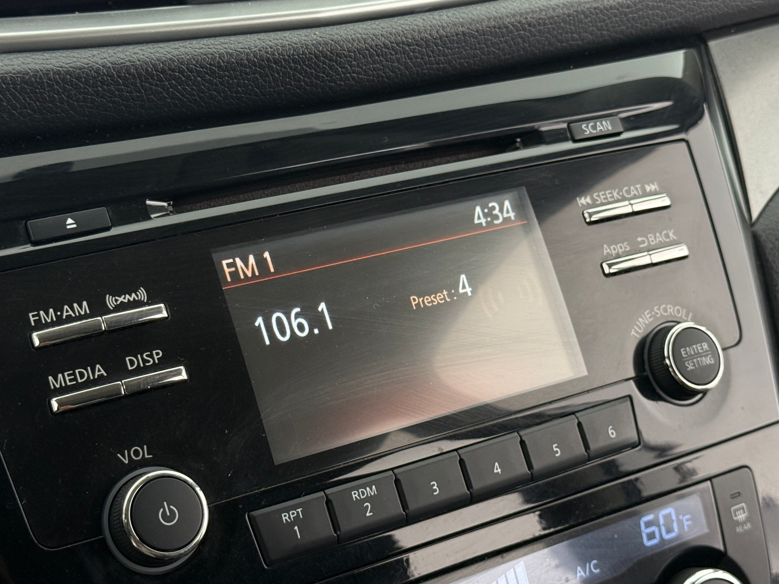 Thumbnail: 2016 Nissan Rogue - 4