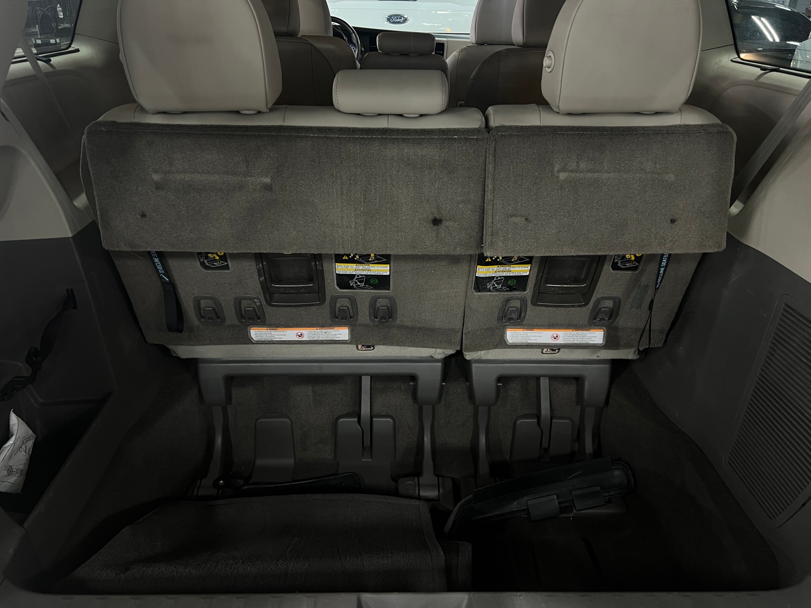 Thumbnail: 2017 Toyota Sienna - 6