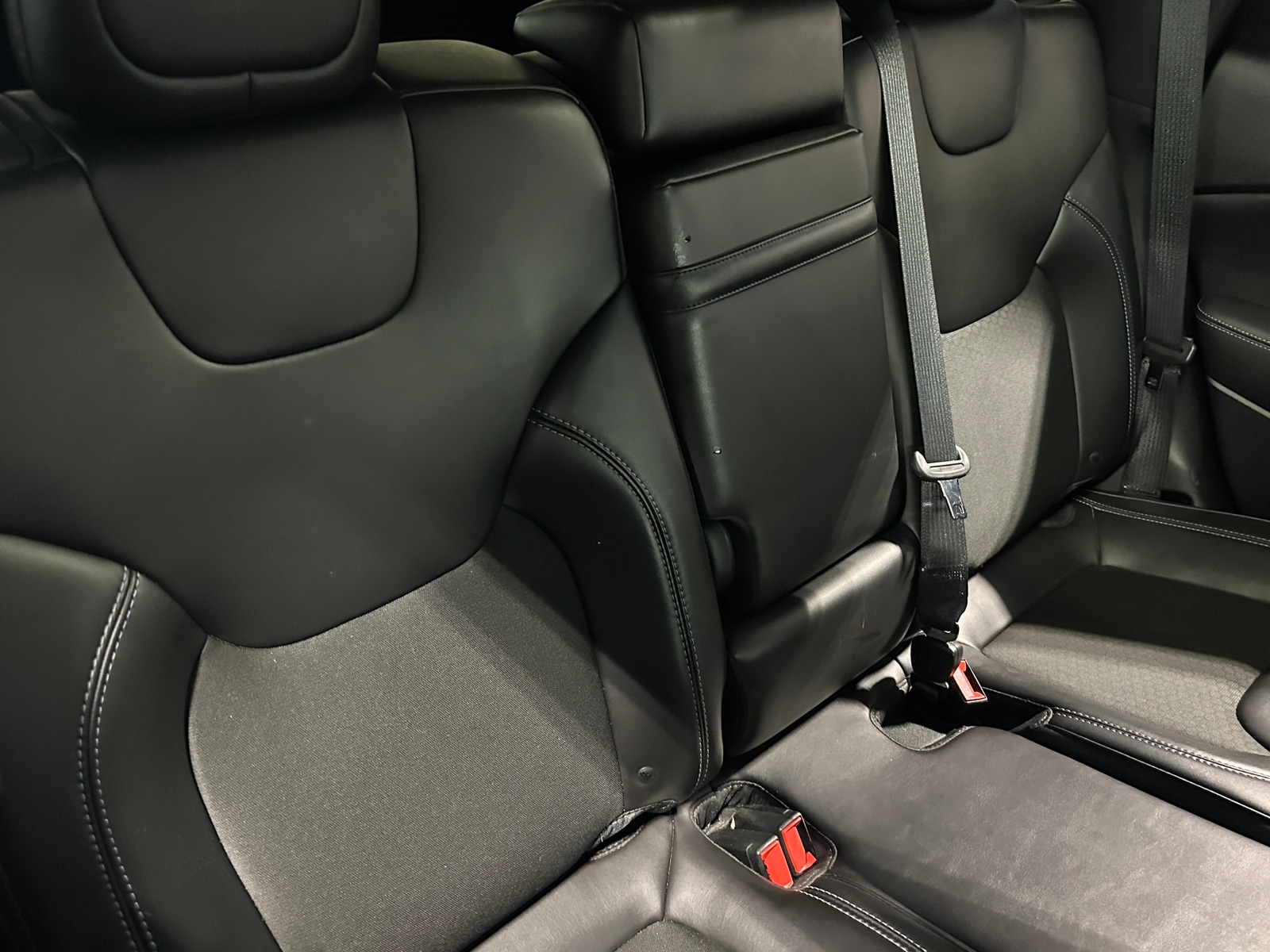 Thumbnail: 2019 Jeep Cherokee - 6