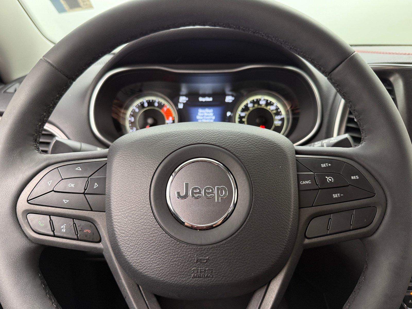 Thumbnail: 2022 Jeep Cherokee - 5